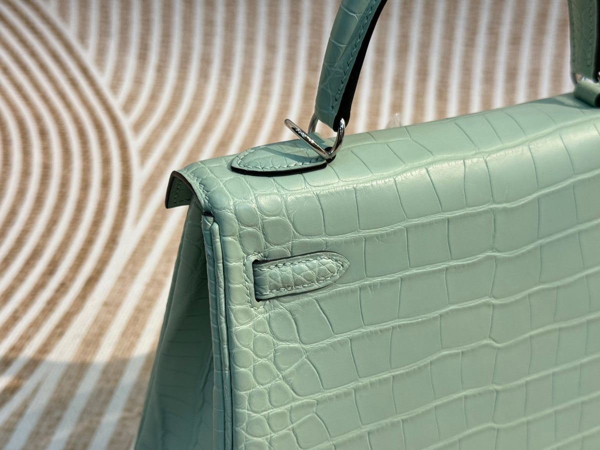 Hermes Mint Alligator KELLY 25 WITH GOLDHARDWARE