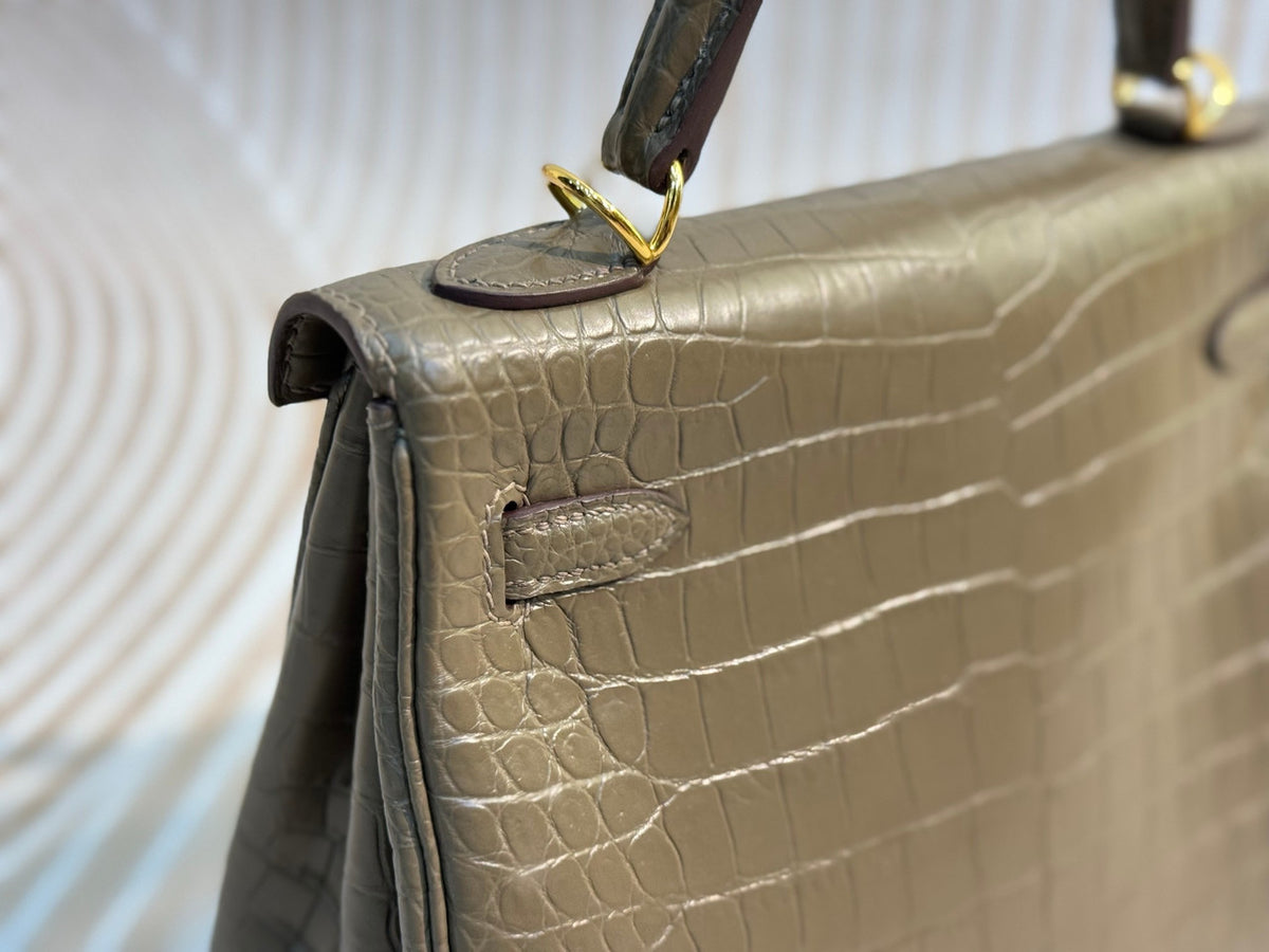 Hermes Olive Alligator KELLY 25 WITH GOLDHARDWARE