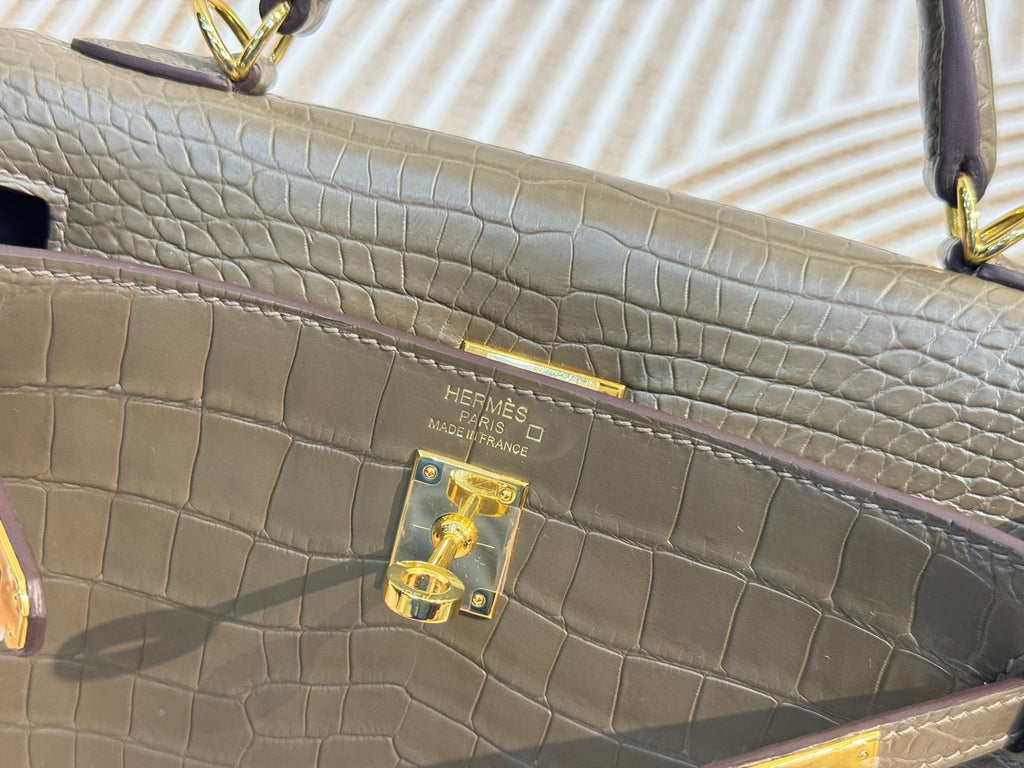 Hermes Olive Alligator KELLY 25 WITH GOLDHARDWARE