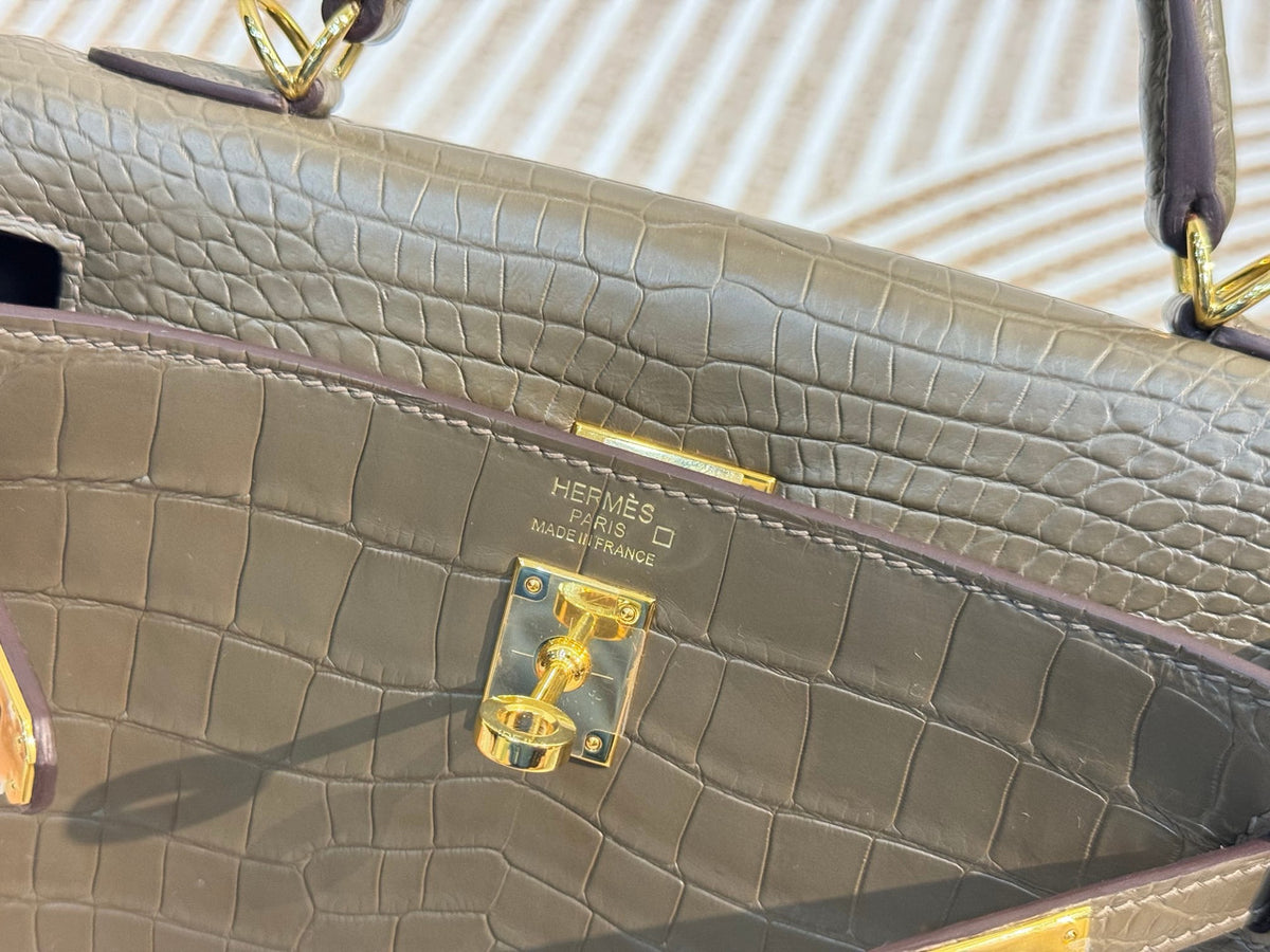 Hermes Olive Alligator KELLY 25 WITH GOLDHARDWARE