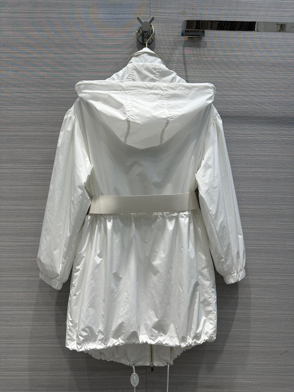 Louis Vuitton 1AAY2B MONOGRAM ACCENT GATHERED NYLON PARKA  WHITE