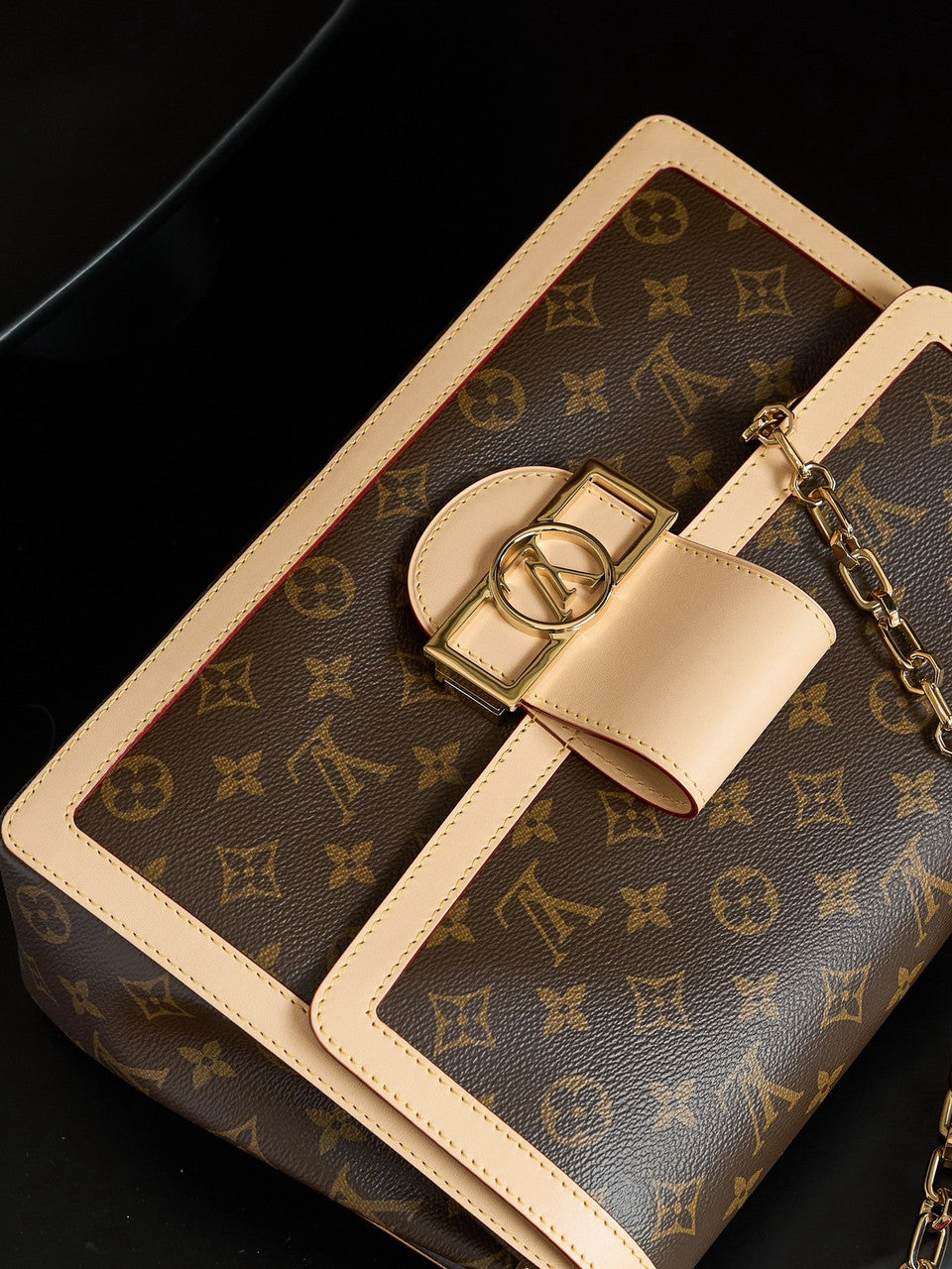 Louis Vuitton M47149 Dauphine Soft GM Bag