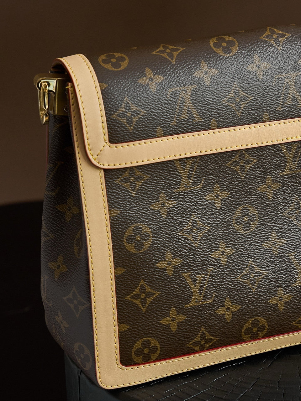 Louis Vuitton M47149 Dauphine Soft GM Bag