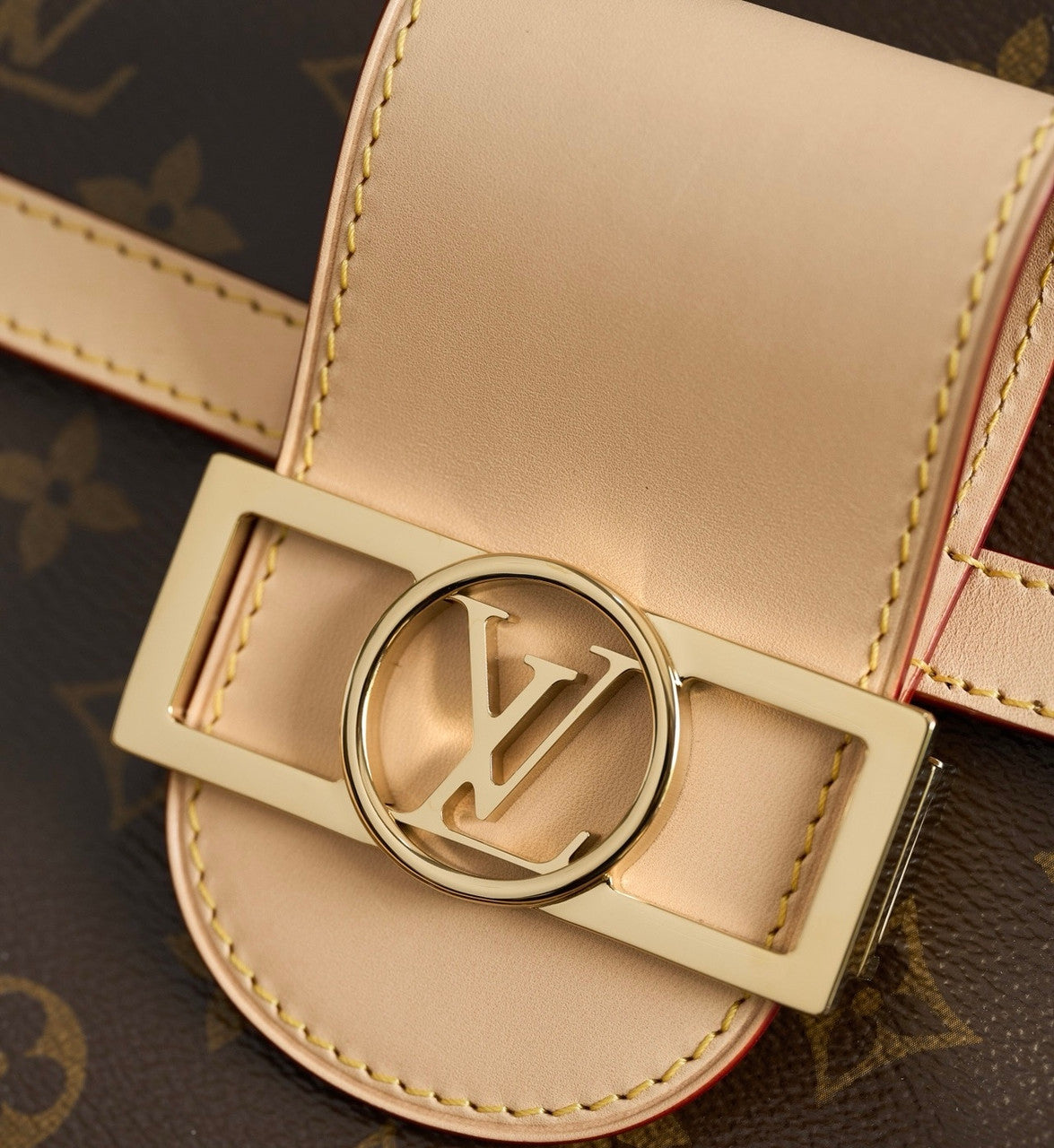 Louis Vuitton M47149 Dauphine Soft GM Bag