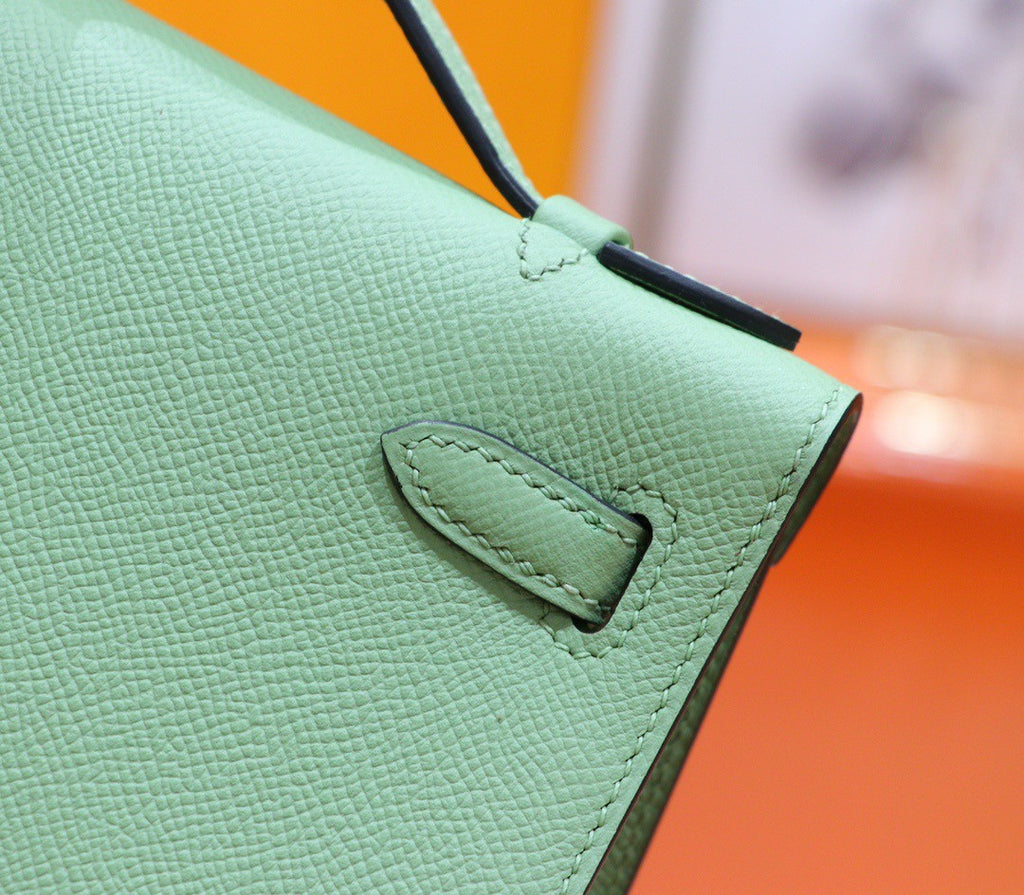 Hermès Vert criquet Mini Kelly Epsom Gold Hardware