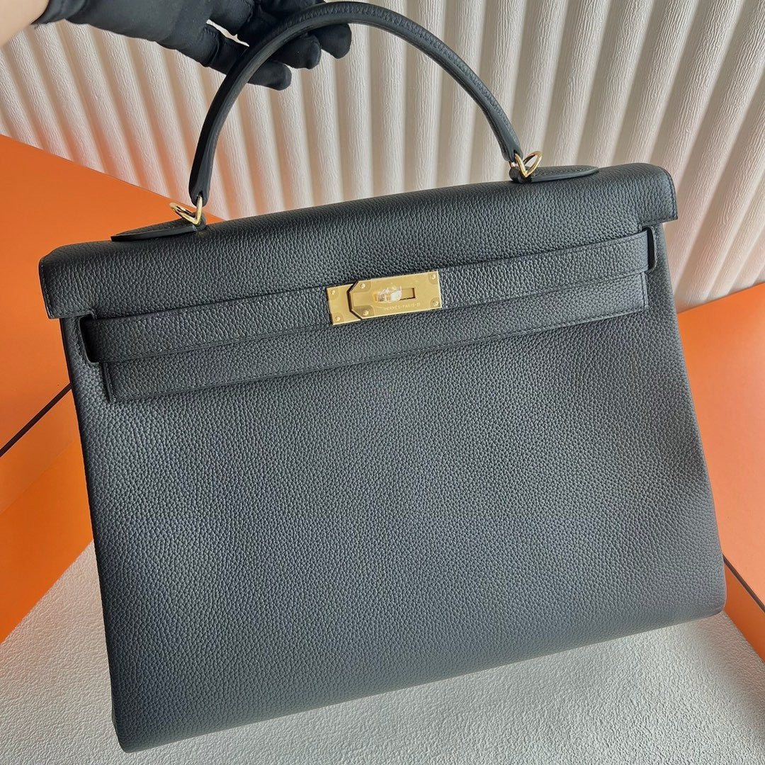 Hermes Sellier Kelly 40 Black Togo Gold Hardware
