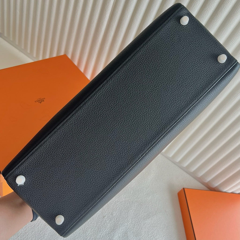 Hermes Sellier Kelly 40 Black Togo Gold Hardware