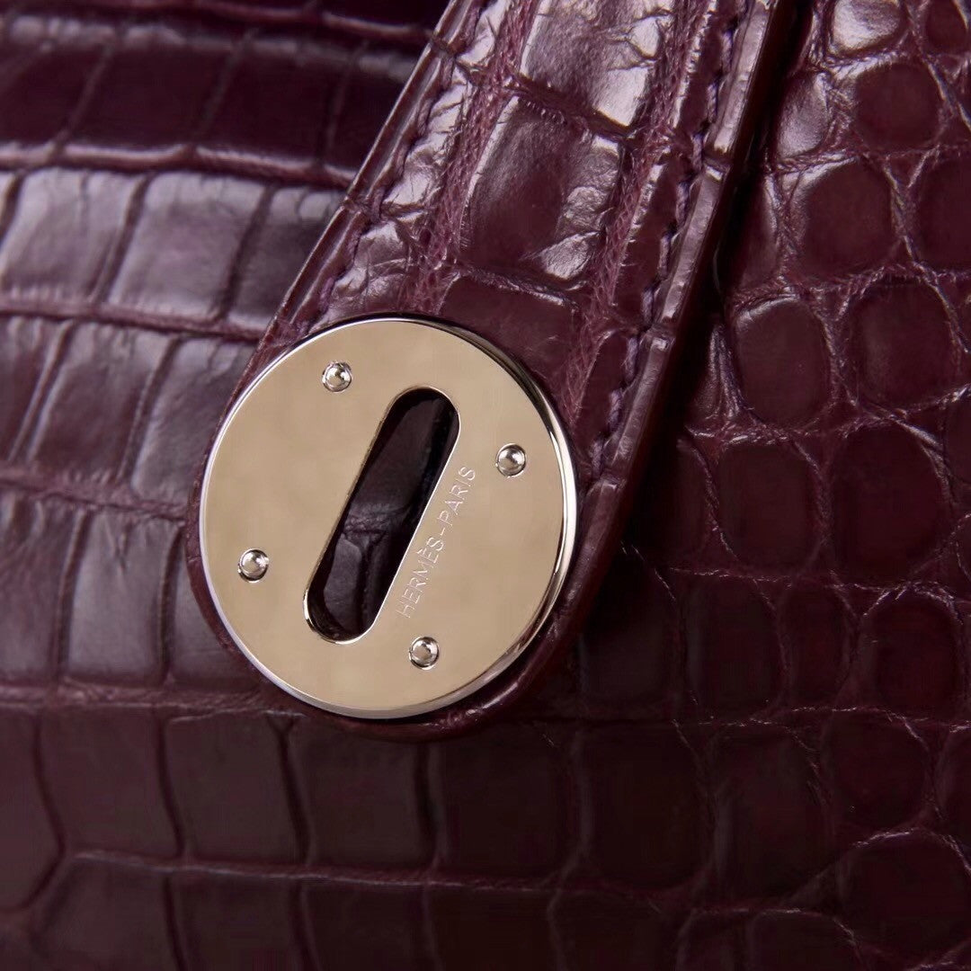 Hermes  Porosus Crocodile LINDY 30 Bag With Palladium  Hardware