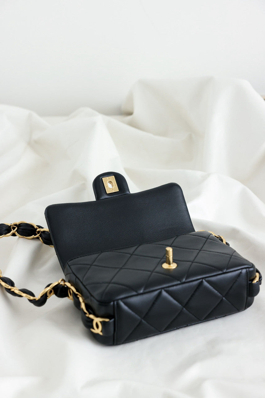 CHANEL SMALL FLAP BAG SS2024