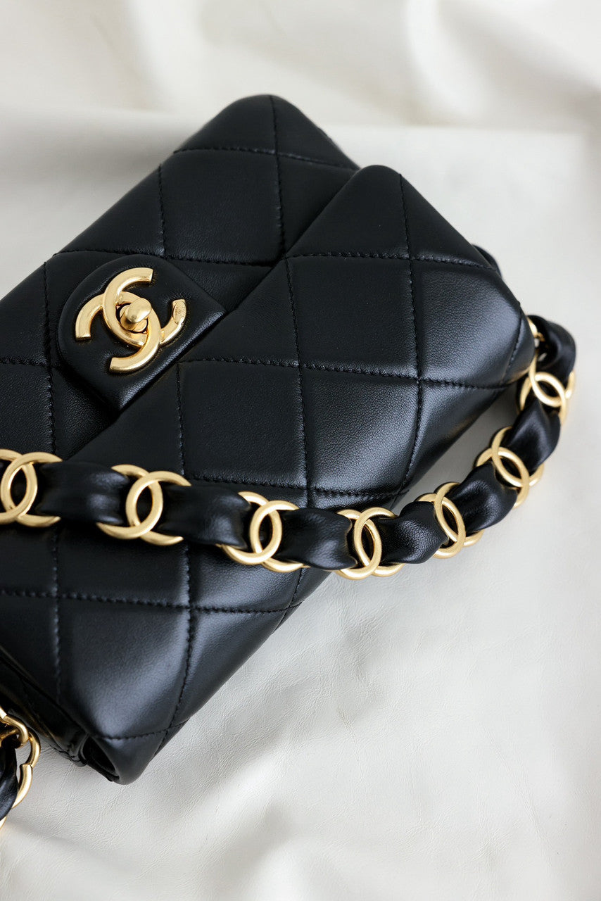 CHANEL SMALL FLAP BAG SS2024