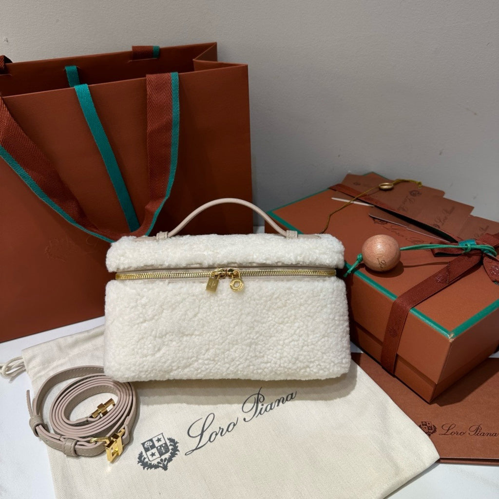 Loro Piana Extra Pocket L19  Ram Leather  White