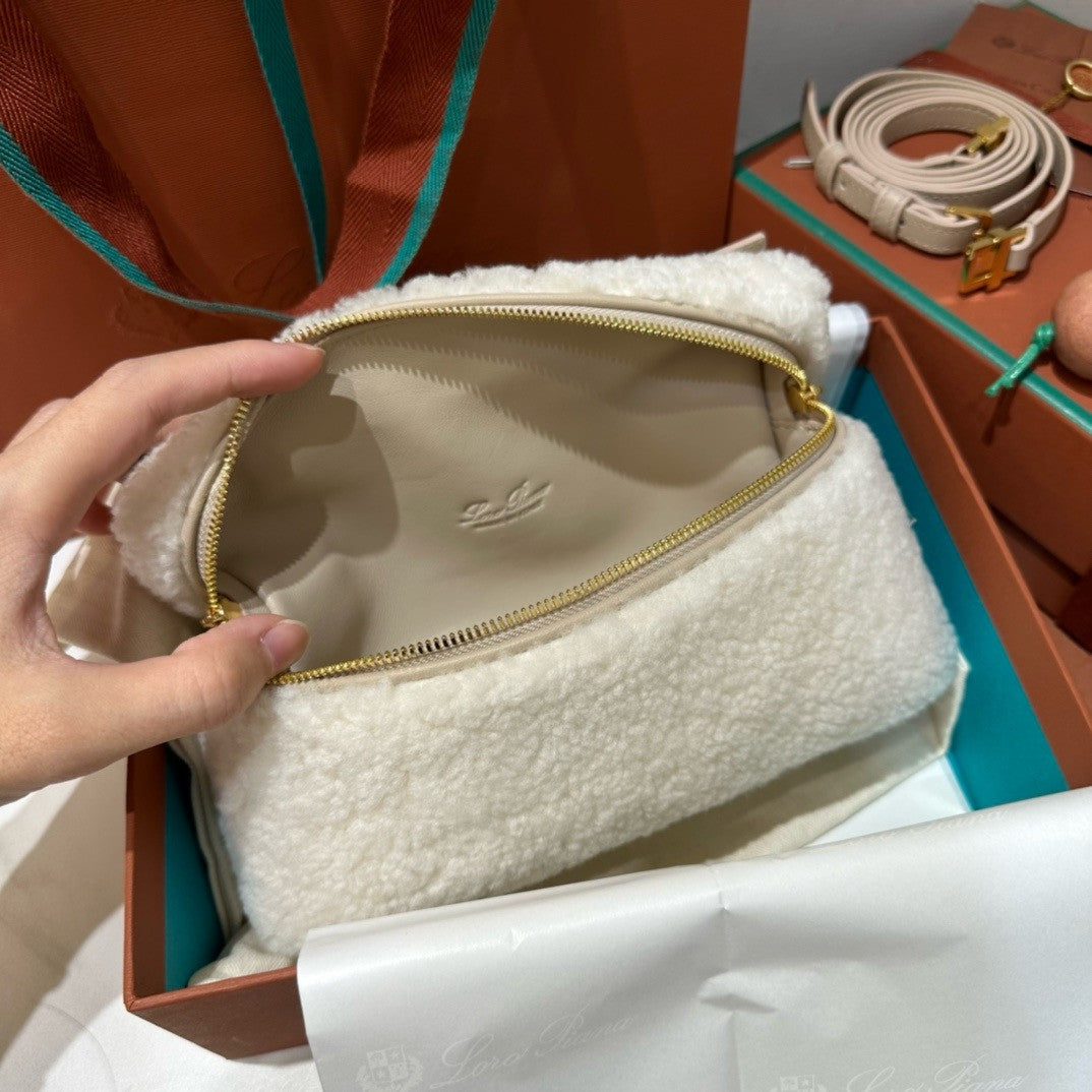 Loro Piana Extra Pocket L19  Ram Leather  White