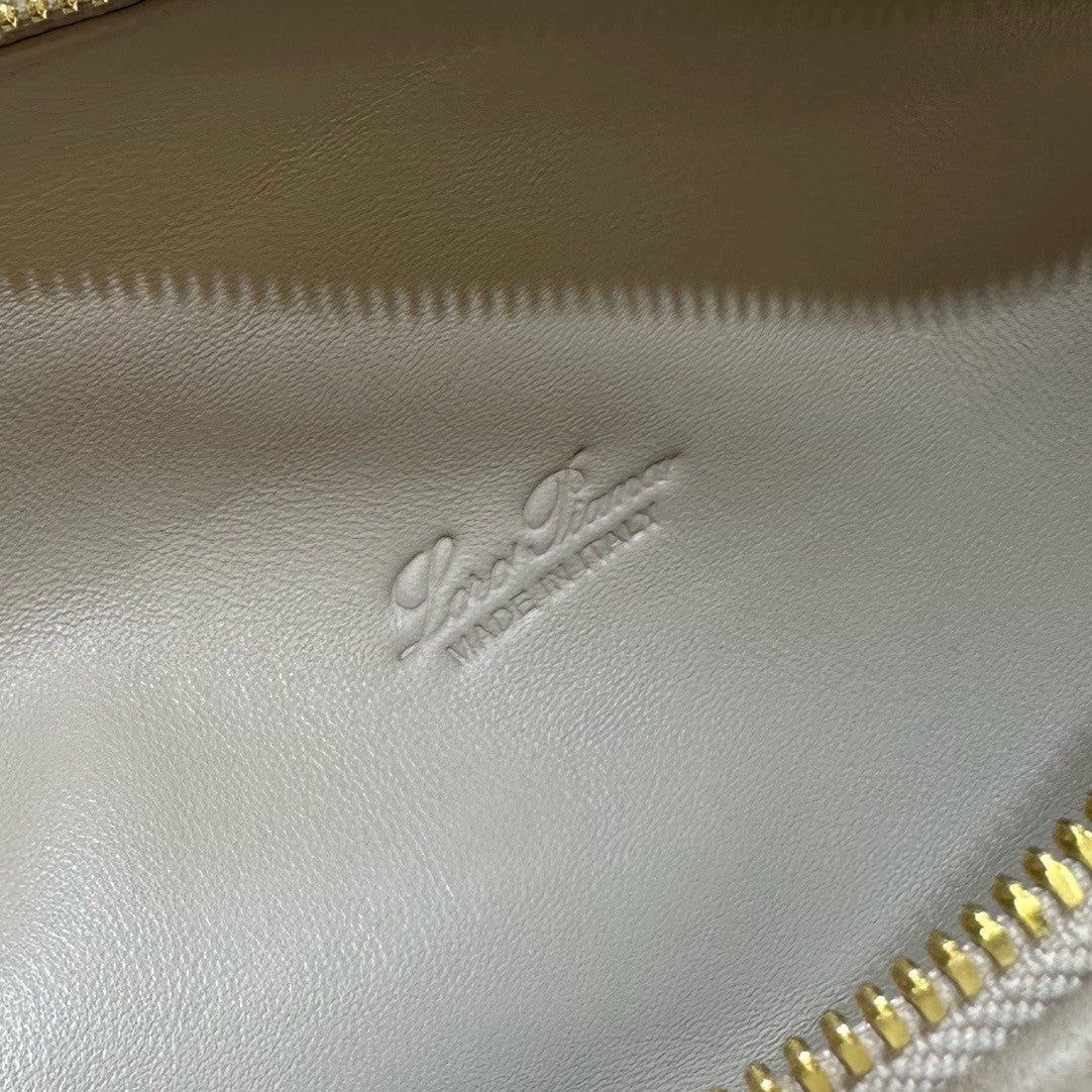 Loro Piana Extra Pocket L19  Ram Leather  White
