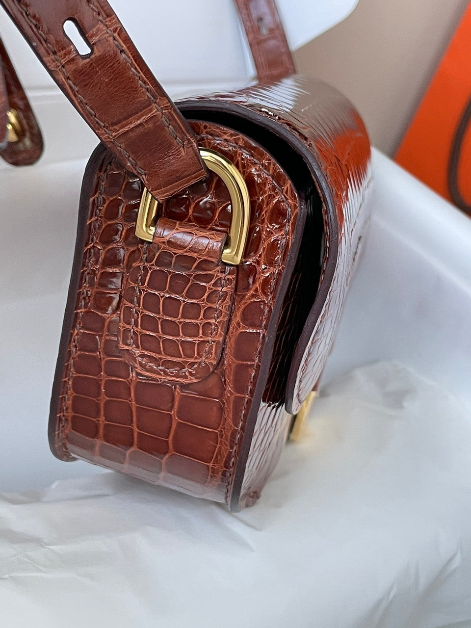HERMES Honey Cherche Midi 18 Gold Alligator