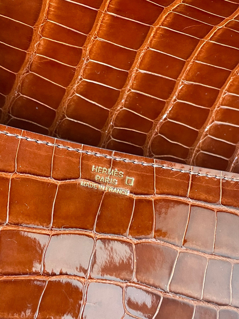 HERMES Honey Cherche Midi 18 Gold Alligator