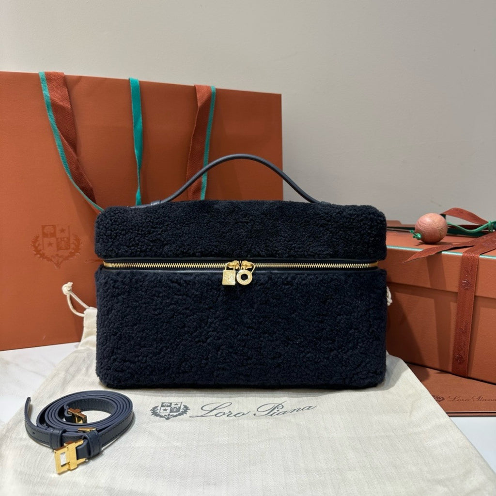Loro Piana Extra Pocket L27  Ram Leather Blue