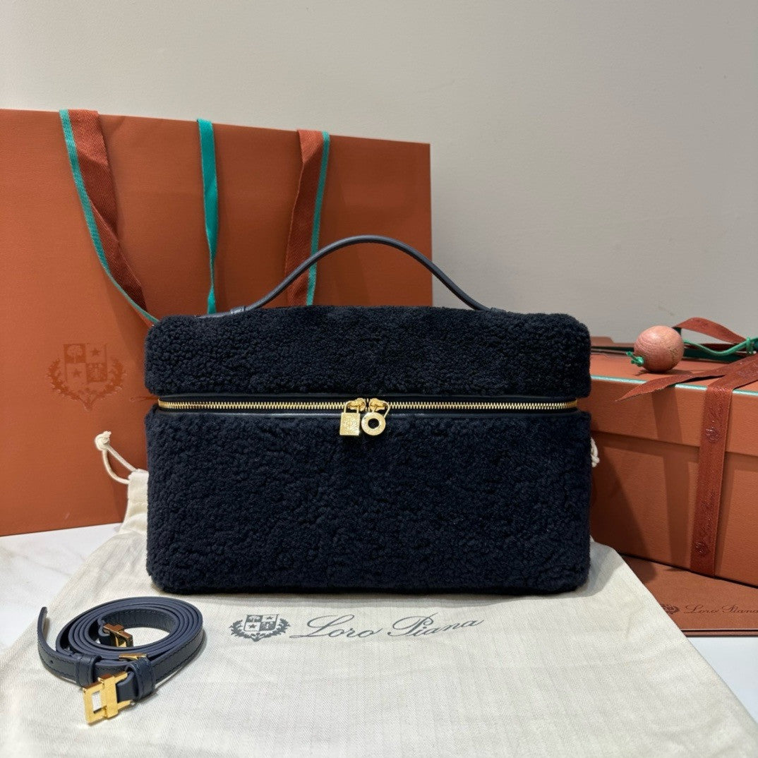 Loro Piana Extra Pocket L27  Ram Leather Blue