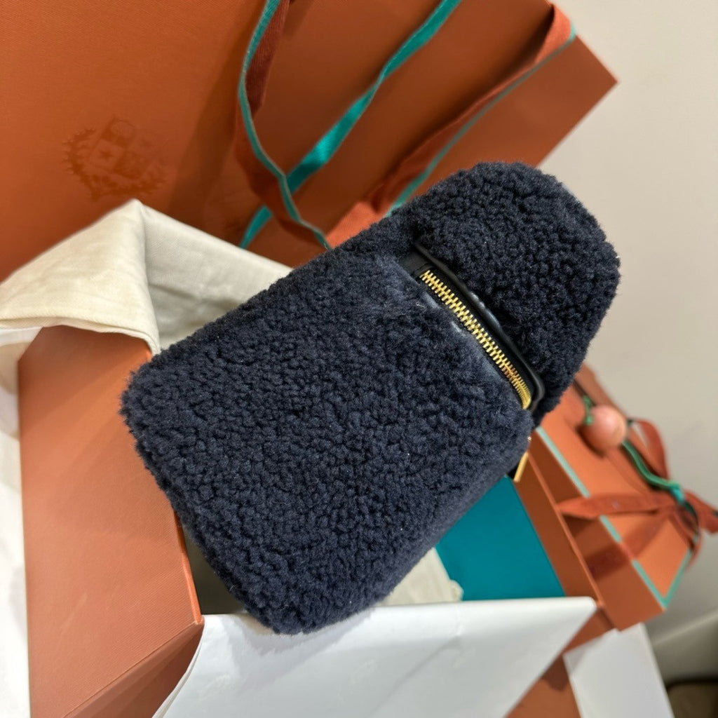 Loro Piana Extra Pocket L27  Ram Leather Blue