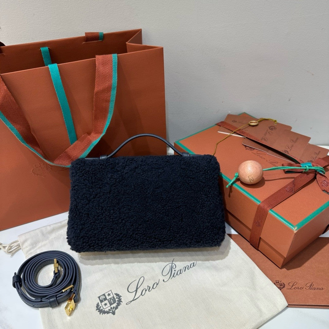 Loro Piana Extra Pocket L19  Ram Leather Blue