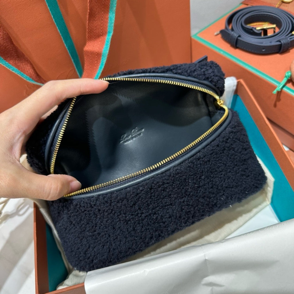 Loro Piana Extra Pocket L19  Ram Leather Blue