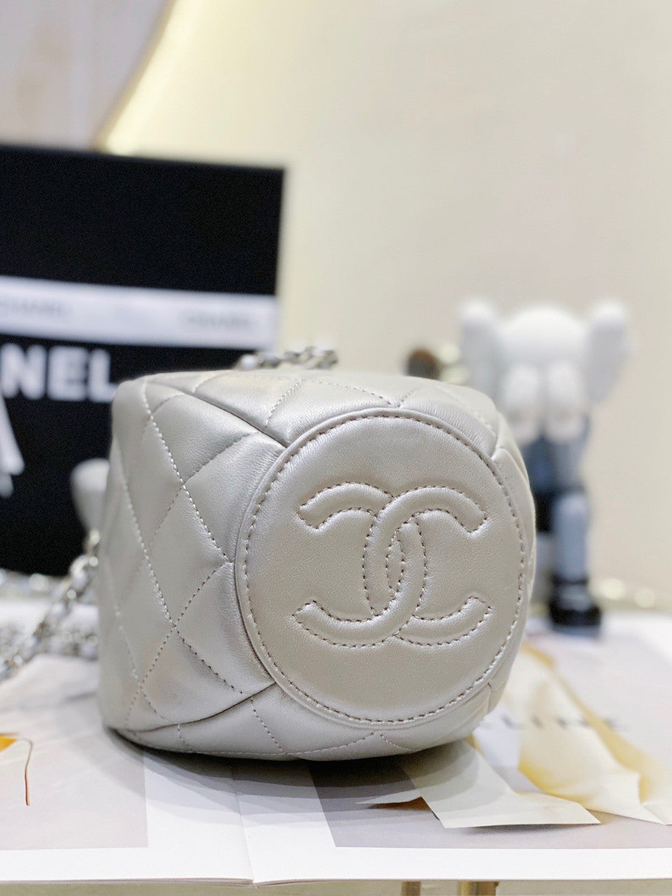Chanel CLUTCH WITH CHAIN SS2023 SILVER