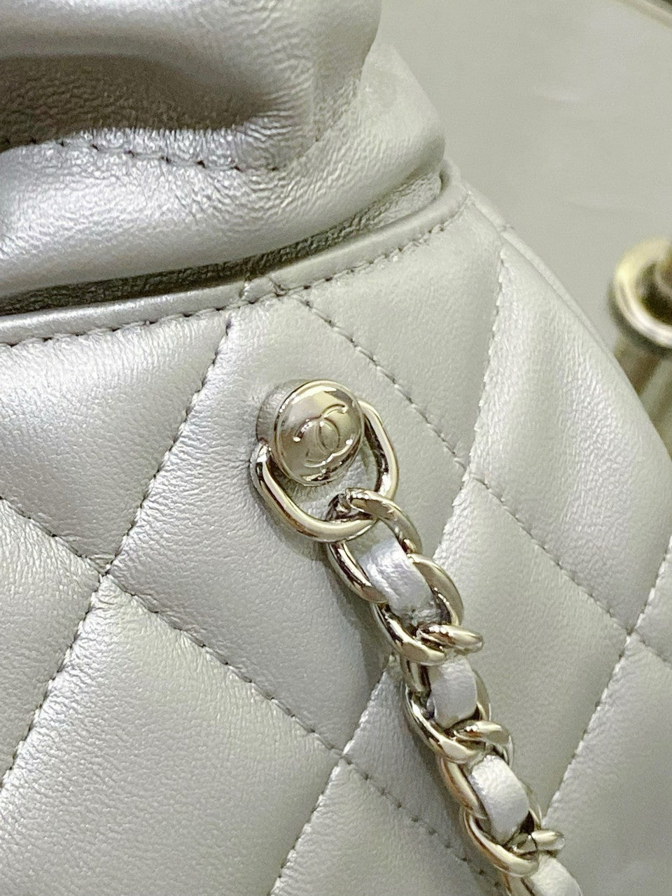 Chanel CLUTCH WITH CHAIN SS2023 SILVER