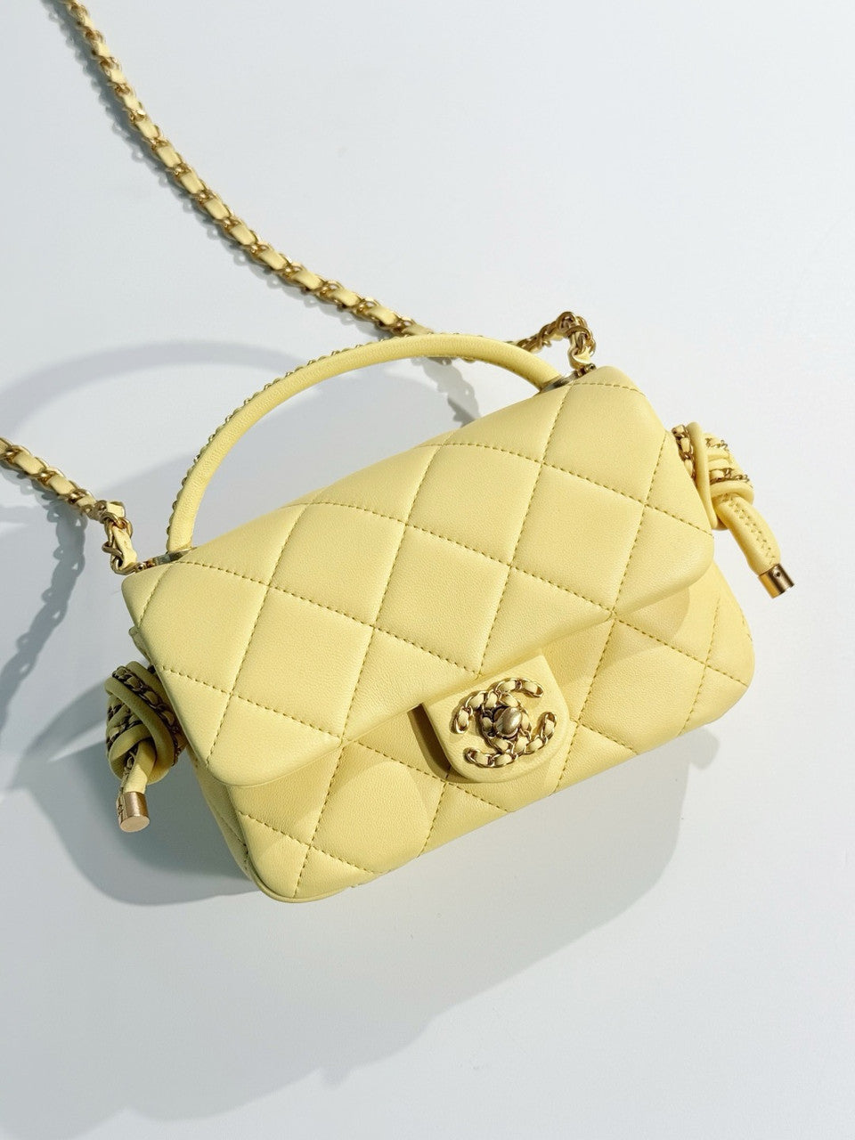 Chanel CRUISE 2024/25 YELLOW FLAP BAG WITH TOP HANDLE  Lambskin & Gold Metal Chanel