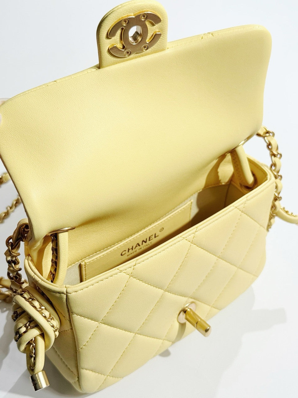 Chanel CRUISE 2024/25 YELLOW FLAP BAG WITH TOP HANDLE  Lambskin & Gold Metal Chanel