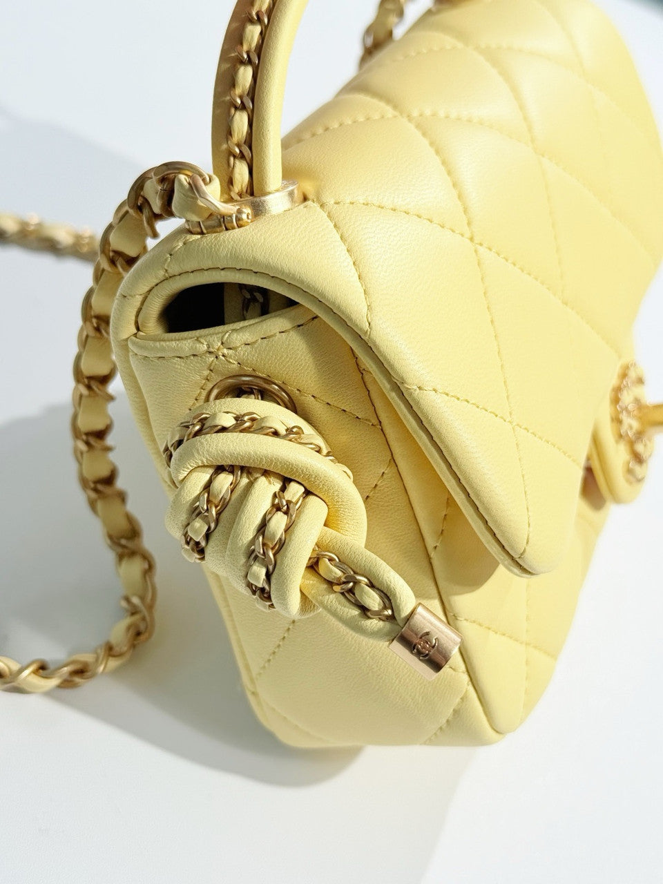 Chanel CRUISE 2024/25 YELLOW FLAP BAG WITH TOP HANDLE  Lambskin & Gold Metal Chanel