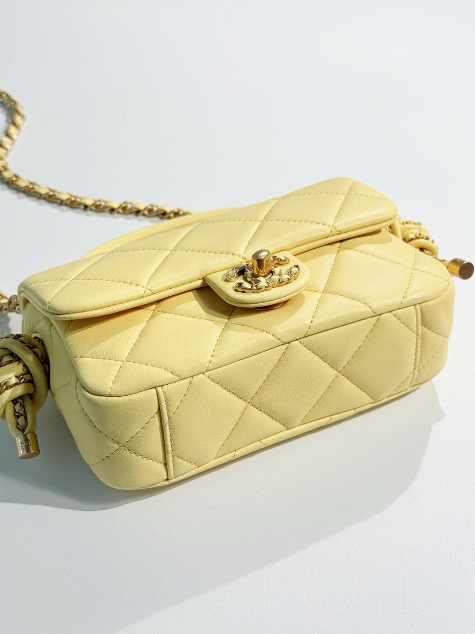 Chanel CRUISE 2024/25 YELLOW FLAP BAG WITH TOP HANDLE  Lambskin & Gold Metal Chanel