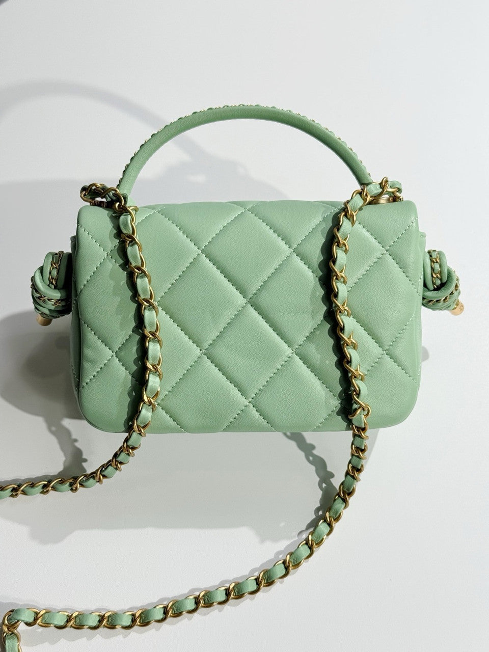 Chanel CRUISE 2024/25 GREEN FLAP BAG WITH TOP HANDLE  Lambskin & Gold Metal Chanel