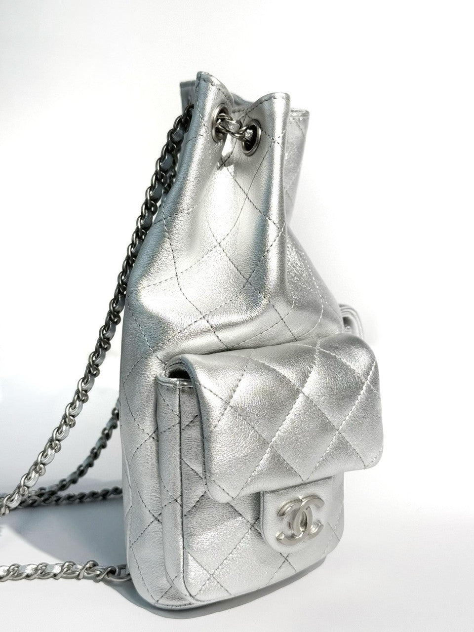 Chanel CRUISE 2024/25 Silver BACKPACK Shiny Lambskin & Gold-Tone Metal Chanel