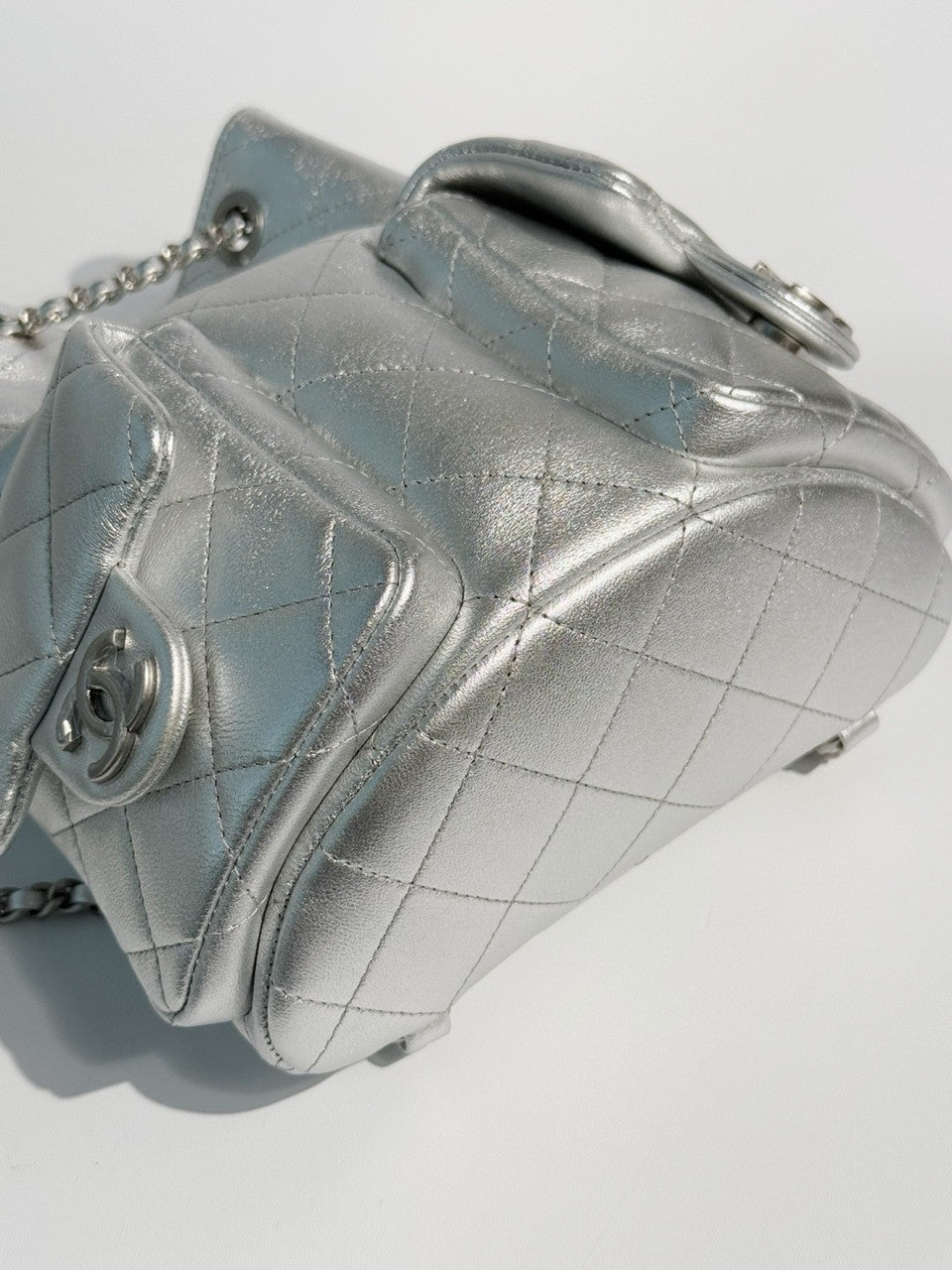 Chanel CRUISE 2024/25 Silver BACKPACK Shiny Lambskin & Gold-Tone Metal Chanel