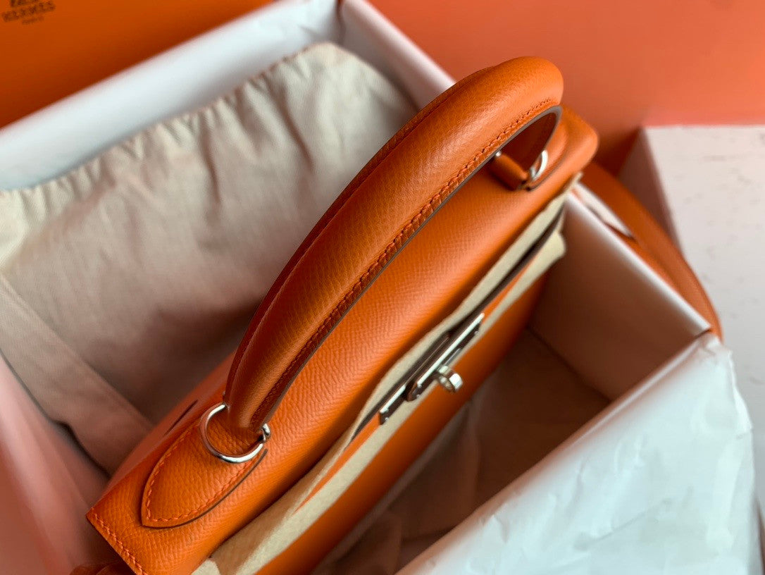 Hermes Orange Kelly 28 cm Epsom Palladium Hardware