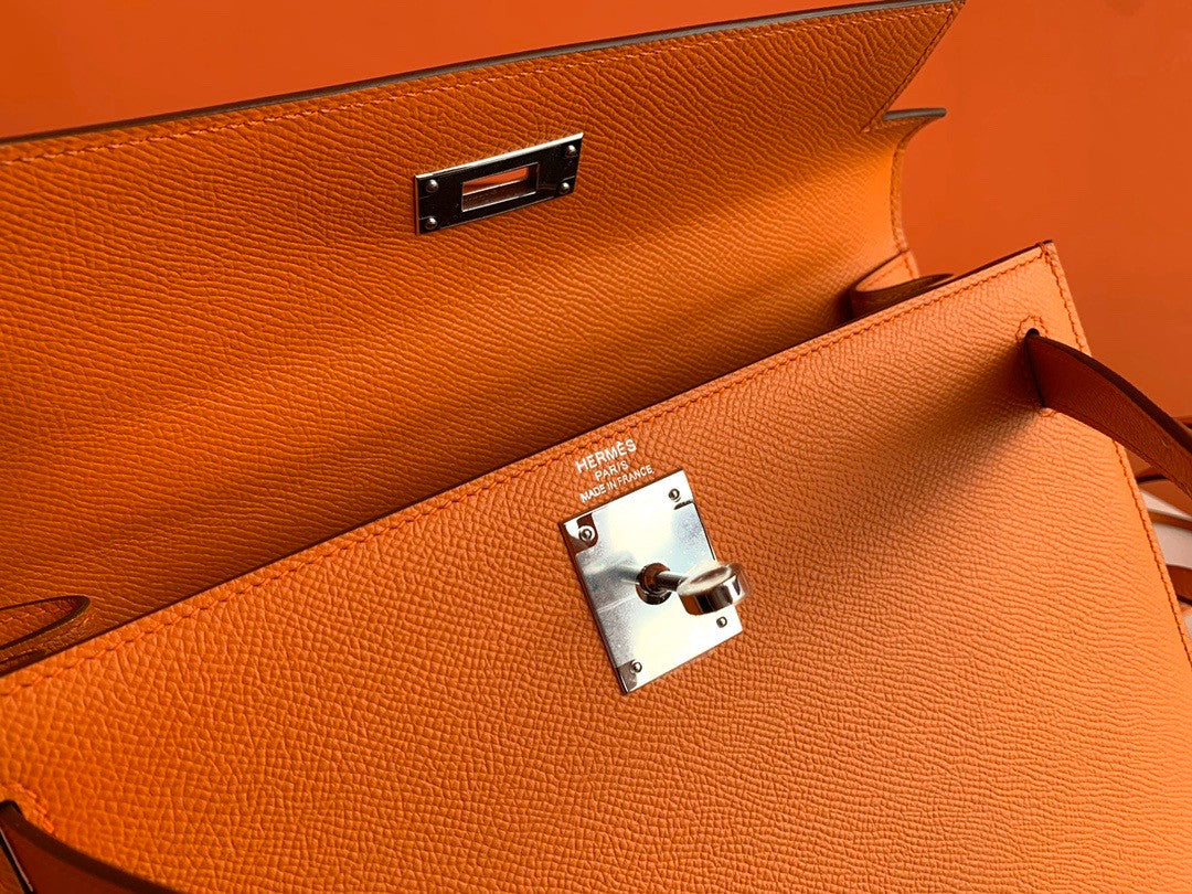 Hermes Orange Kelly 28 cm Epsom Palladium Hardware