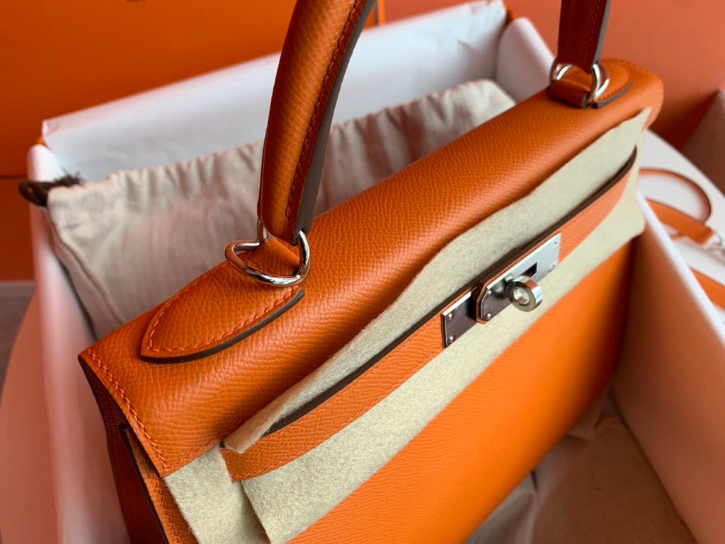 Hermes Orange Kelly 28 cm Epsom Palladium Hardware