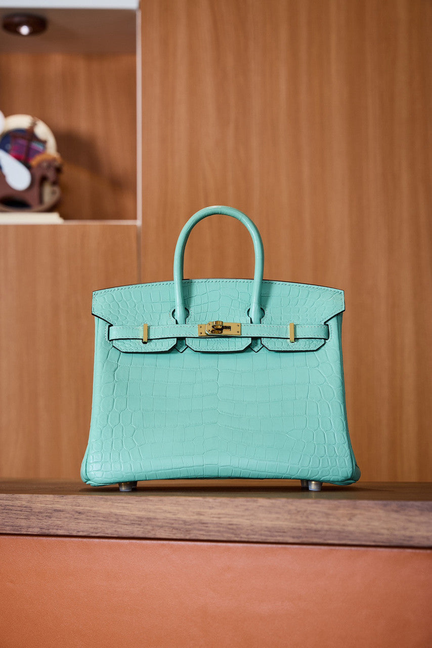 Hermes  Vert D'Eau Birkin Bag 25cm Niloticus Crocodile Leather Gold Hardware