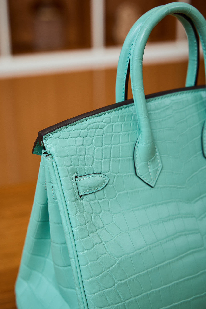 Hermes  Vert D'Eau Birkin Bag 25cm Niloticus Crocodile Leather Gold Hardware