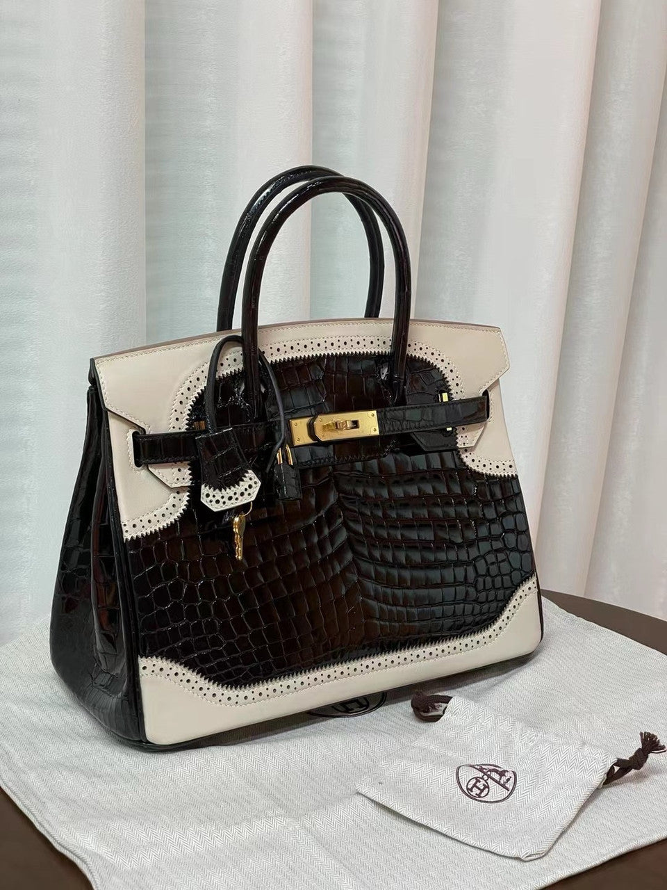 Hermes Birkin Ghillies 30 cm handbag in Craie Swift leather and Black Alligator