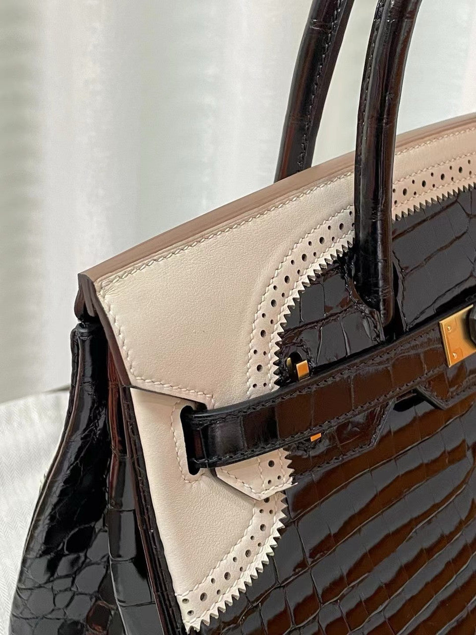 Hermes Birkin Ghillies 30 cm handbag in Craie Swift leather and Black Alligator