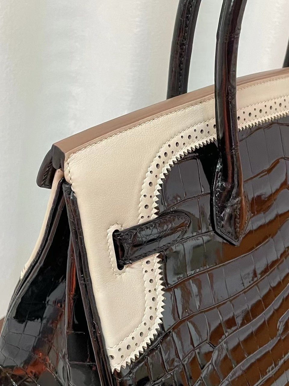 Hermes Birkin Ghillies 30 cm handbag in Craie Swift leather and Black Alligator