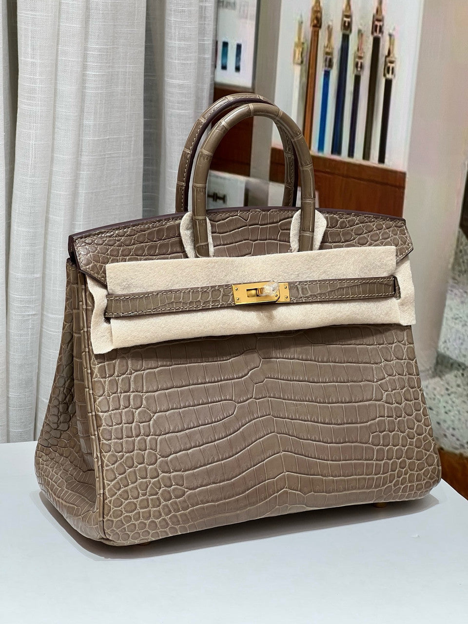 Hermes Etoupe Birkin 25 in Porosus  Crocodile with Gold hardware