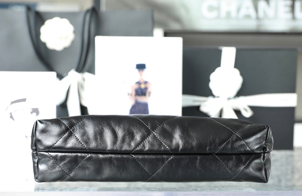 CHANEL 22 SMALL HANDBAG SO BLACK