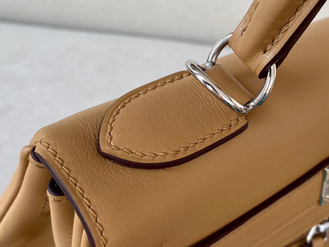 Hermes Special Order Kelly Lakis 32 Biscuit  with Palladium Hardware