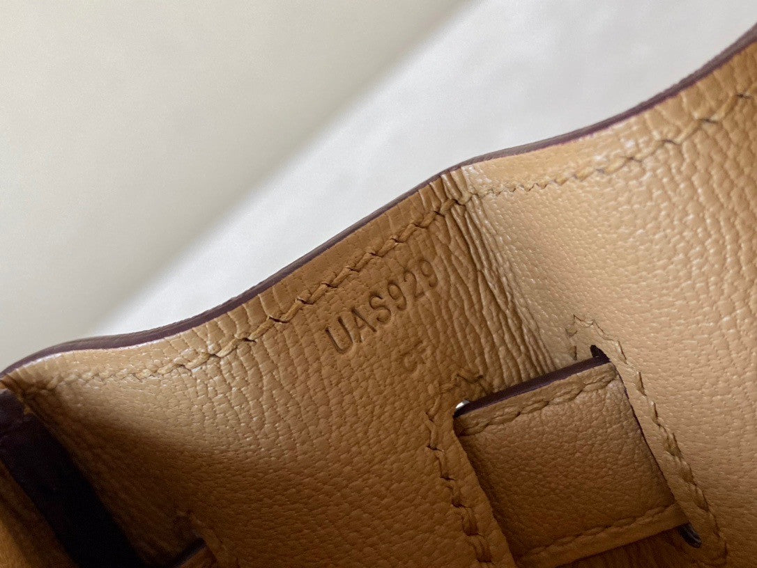 Hermes Special Order Kelly Lakis 32 Biscuit  with Palladium Hardware