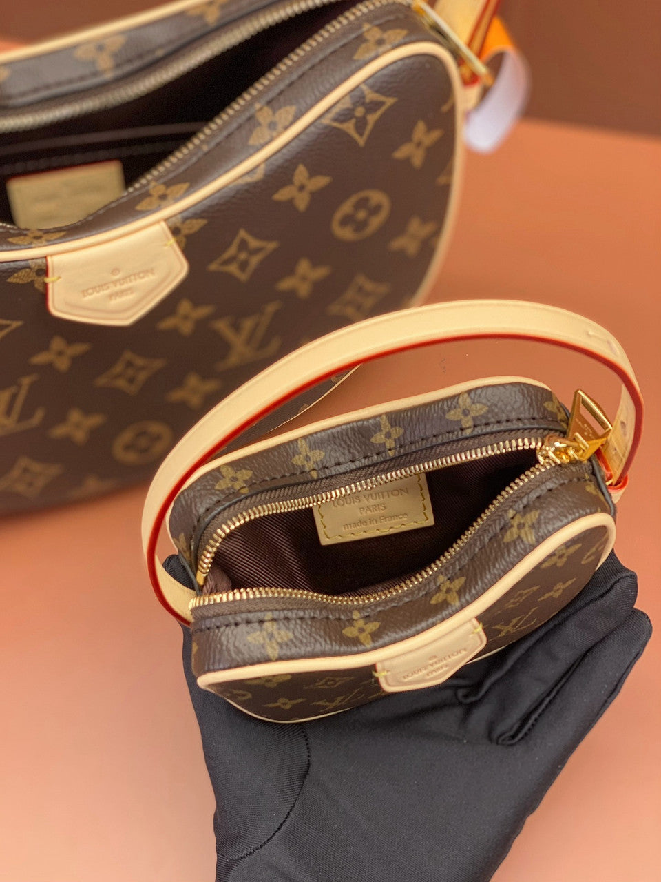 Louis Vuitton M46828 Croissant MM