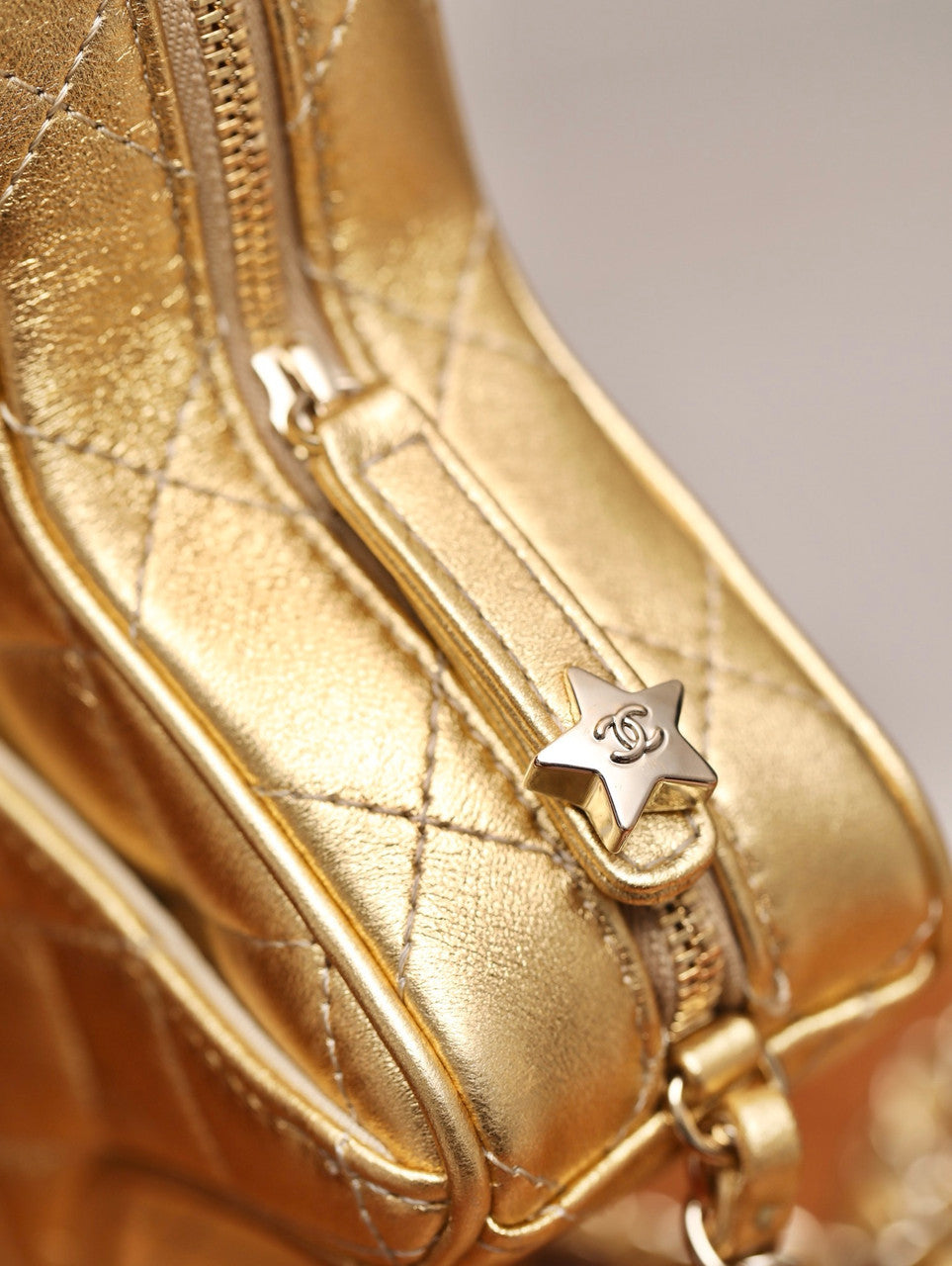 CHANEL STAR HAND BAG GOLD