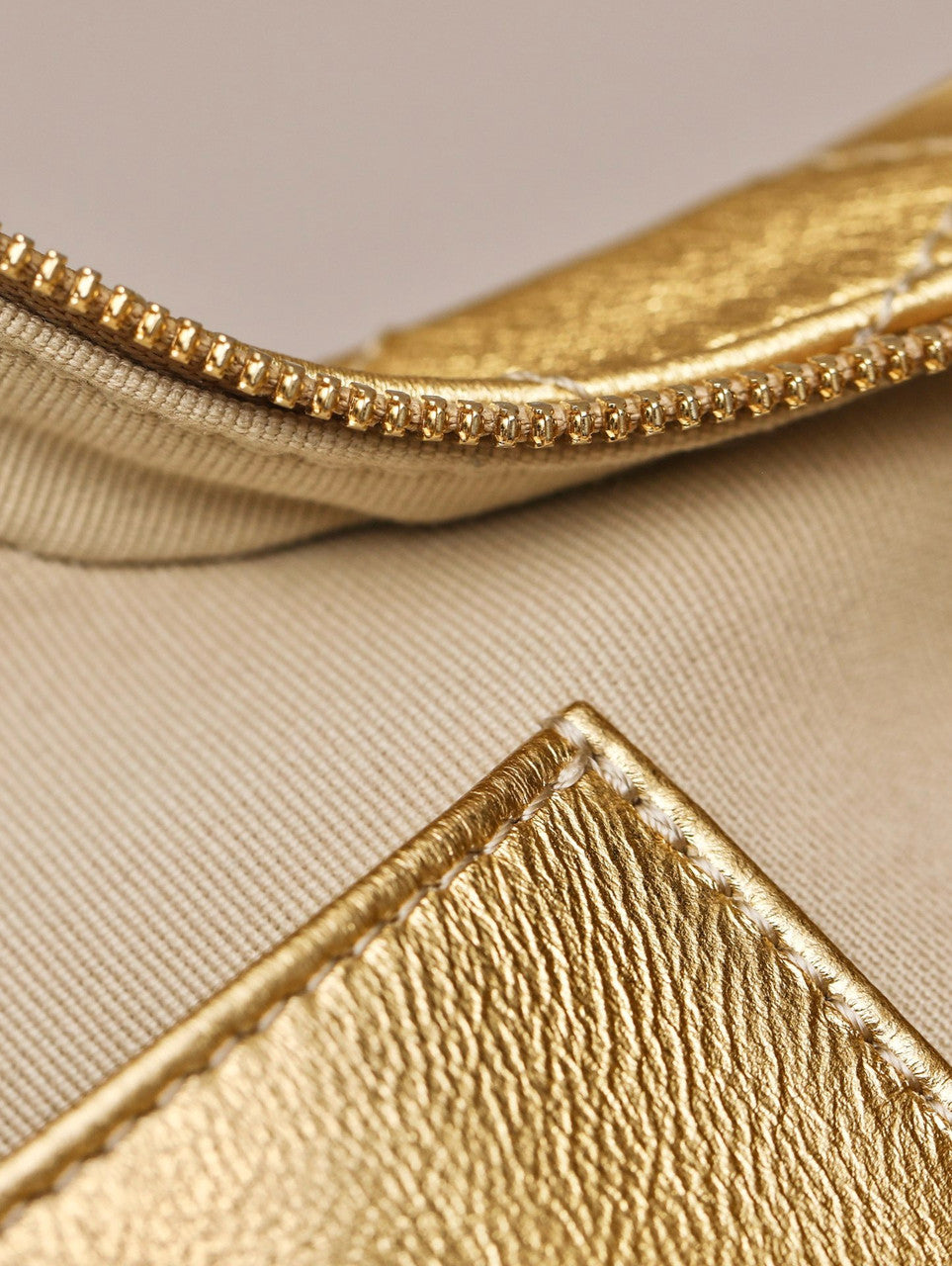 CHANEL STAR HAND BAG GOLD
