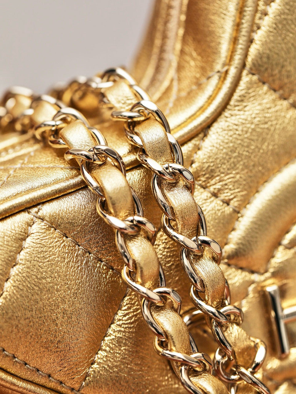 CHANEL STAR HAND BAG GOLD