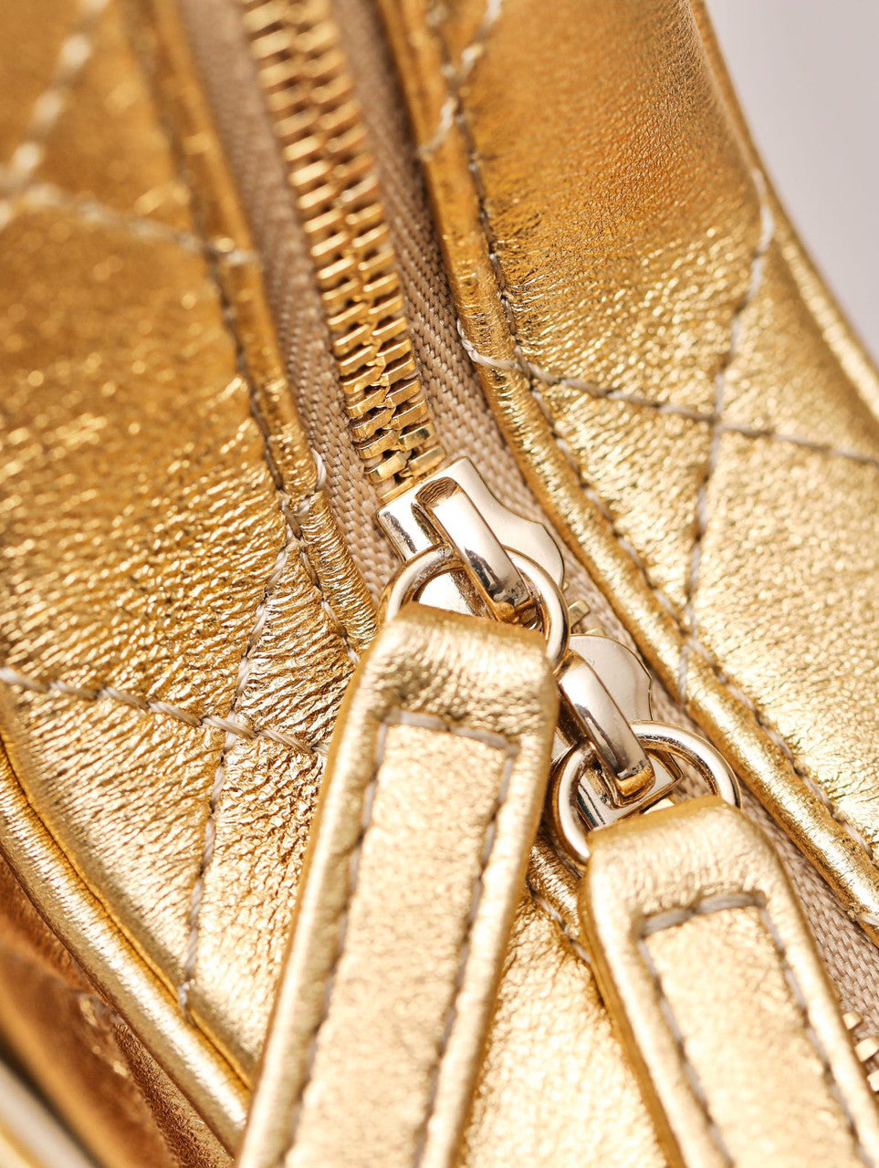 CHANEL STAR HAND BAG GOLD